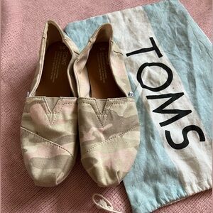 Toms Beige Camouflage Flats